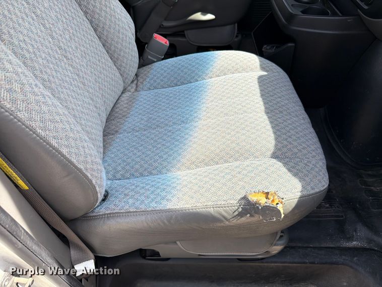 image for item EX4501 2003 Chevrolet Express 2500 van
