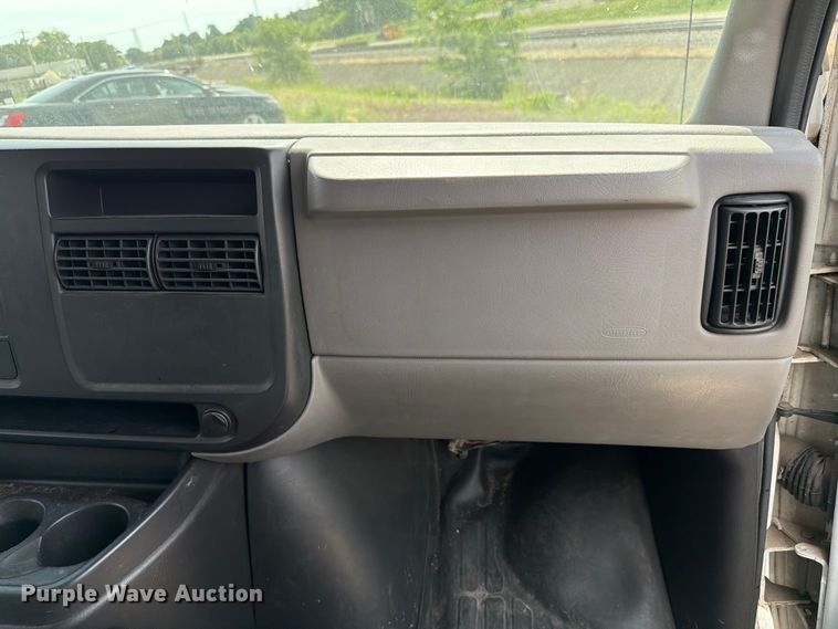 image for item EX4501 2003 Chevrolet Express 2500 van