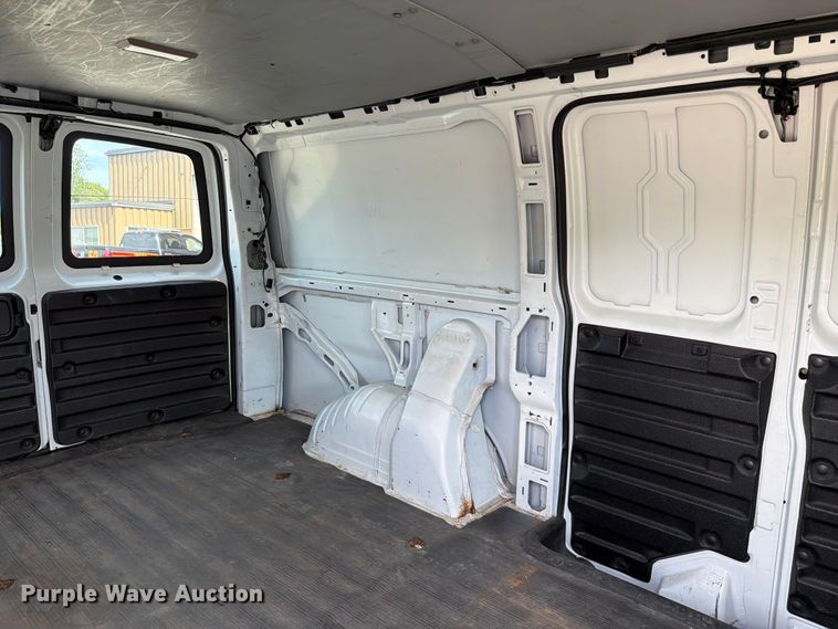 image for item EX4501 2003 Chevrolet Express 2500 van
