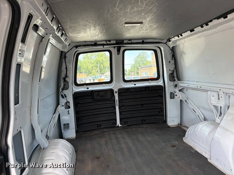 image for item EX4501 2003 Chevrolet Express 2500 van