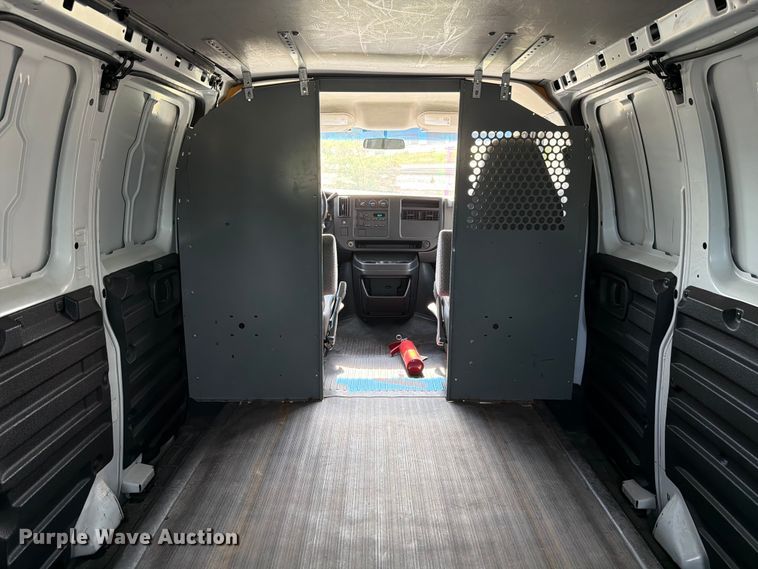 image for item EX4501 2003 Chevrolet Express 2500 van