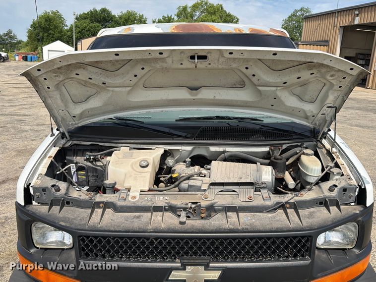 image for item EX4501 2003 Chevrolet Express 2500 van