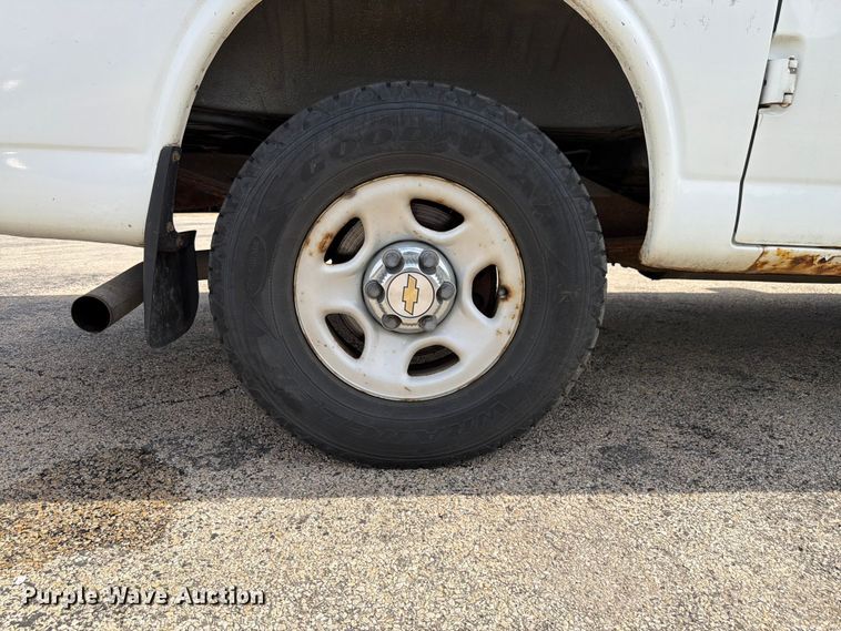 image for item EX4501 2003 Chevrolet Express 2500 van