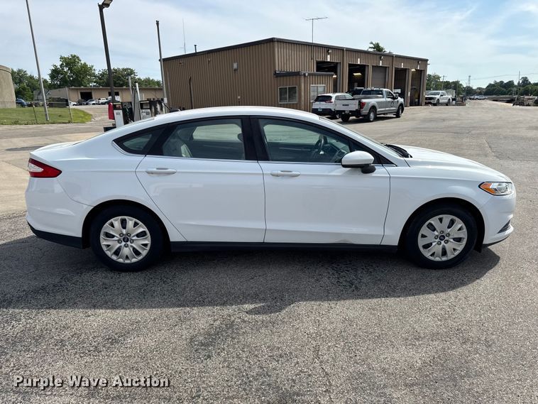 image for item EX4511 2013 Ford Fusion 