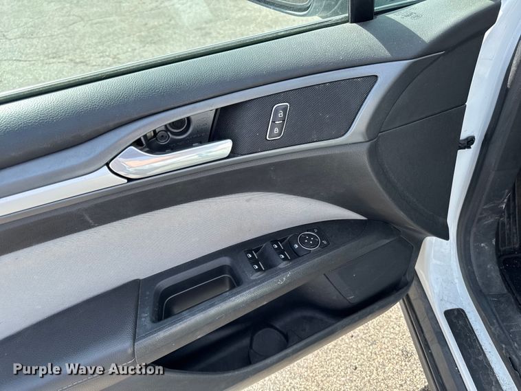 image for item EX4511 2013 Ford Fusion 