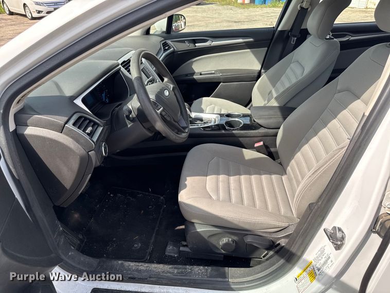 image for item EX4511 2013 Ford Fusion 