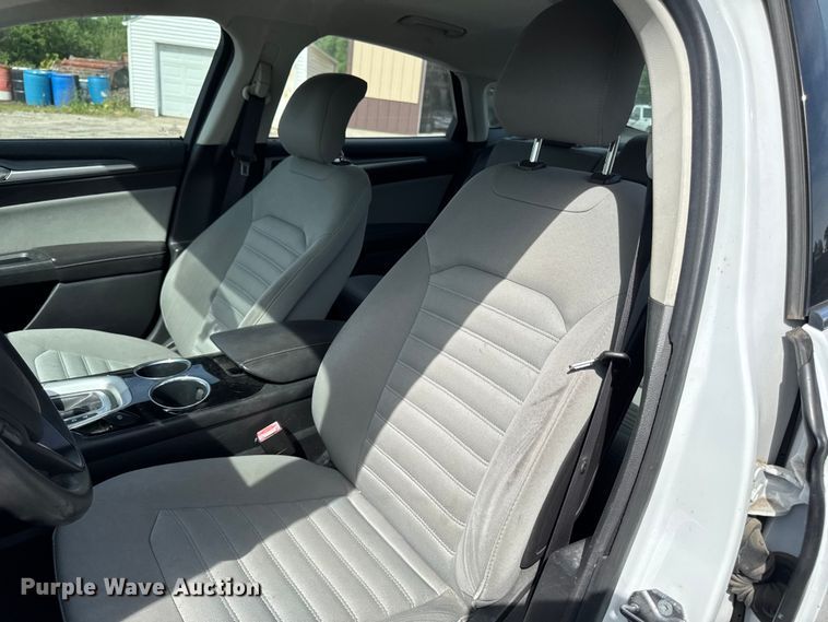 image for item EX4511 2013 Ford Fusion 