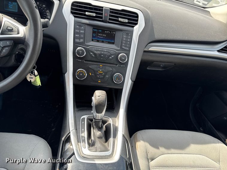 image for item EX4511 2013 Ford Fusion 