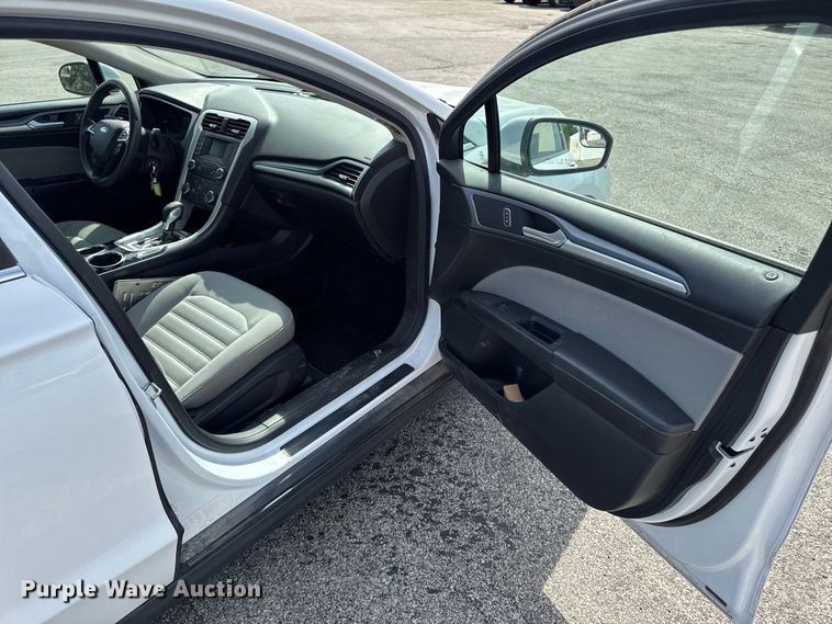 image for item EX4511 2013 Ford Fusion 