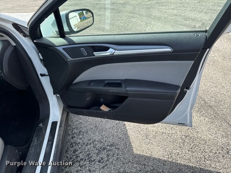 image for item EX4511 2013 Ford Fusion 