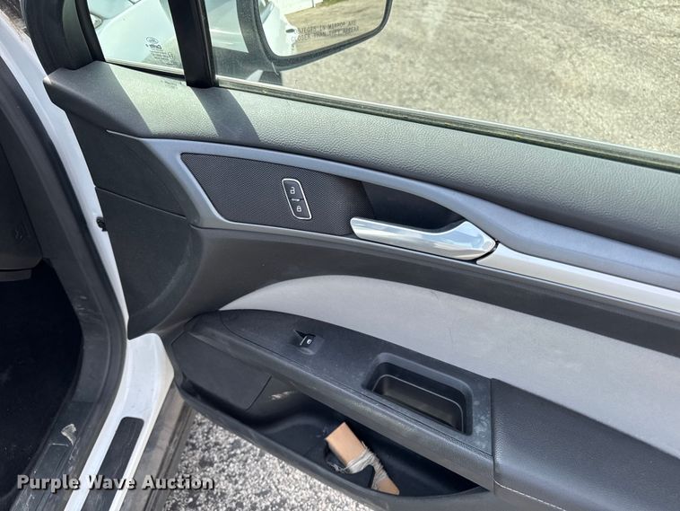 image for item EX4511 2013 Ford Fusion 