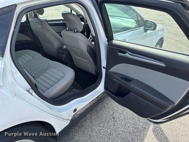 image for item EX4511 2013 Ford Fusion 