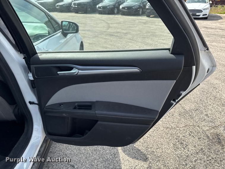 image for item EX4511 2013 Ford Fusion 