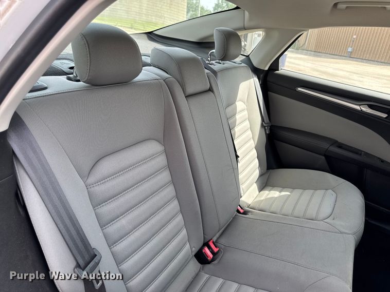 image for item EX4511 2013 Ford Fusion 