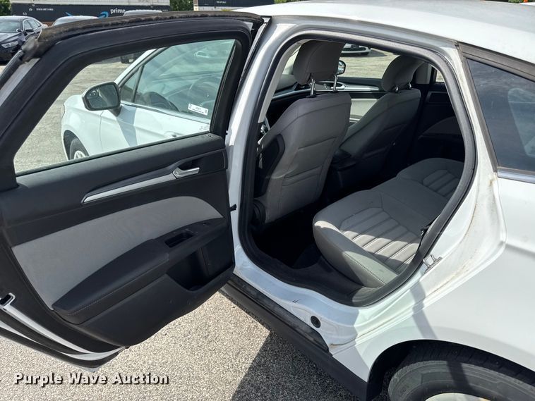 image for item EX4511 2013 Ford Fusion 
