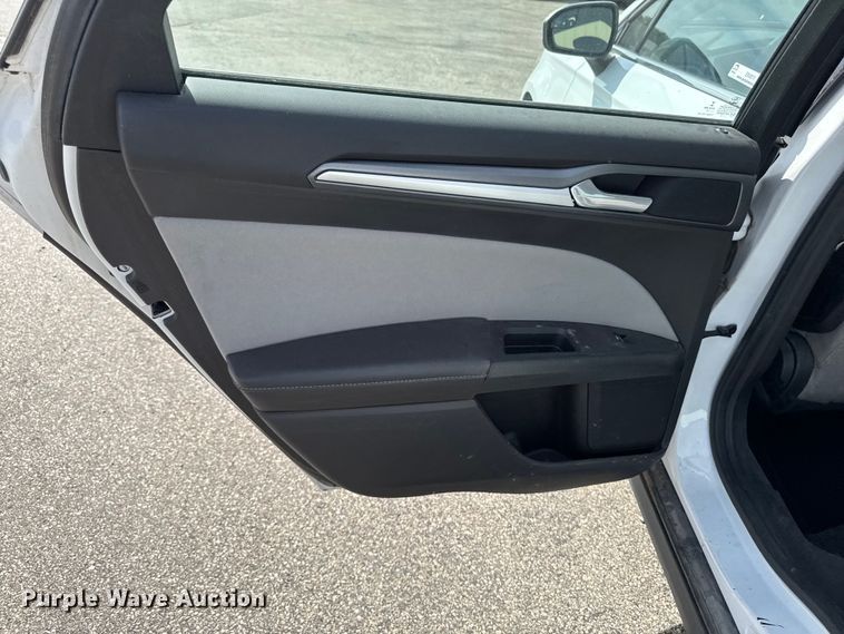 image for item EX4511 2013 Ford Fusion 