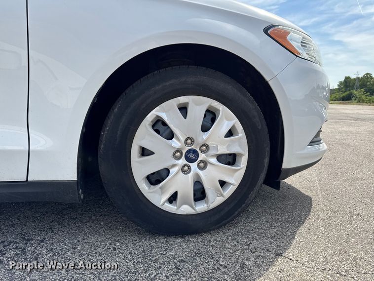 image for item EX4511 2013 Ford Fusion 