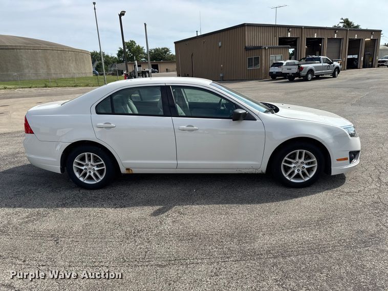 image for item EX4512 2010 Ford Fusion 