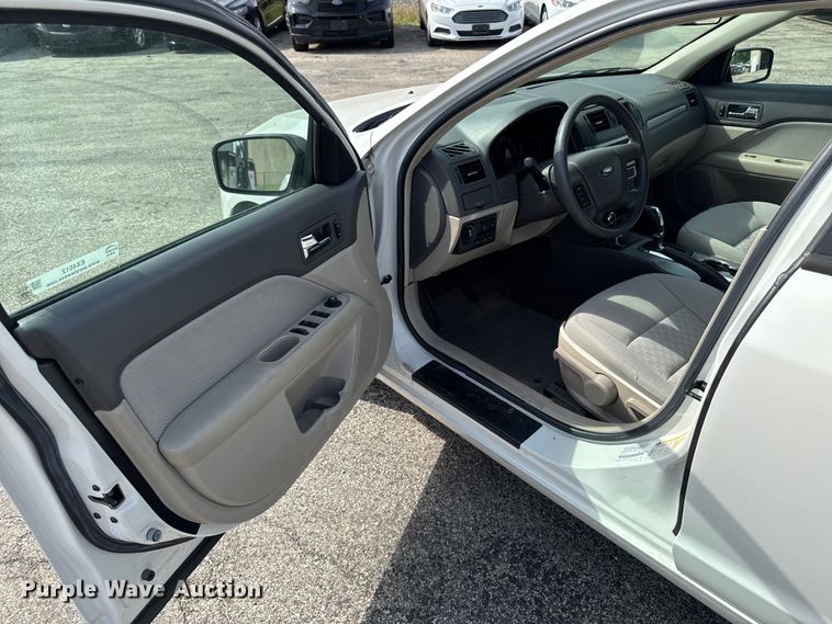 image for item EX4512 2010 Ford Fusion 