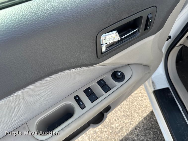 image for item EX4512 2010 Ford Fusion 