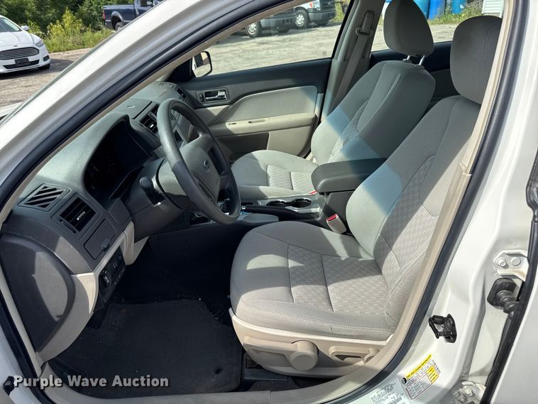 image for item EX4512 2010 Ford Fusion 