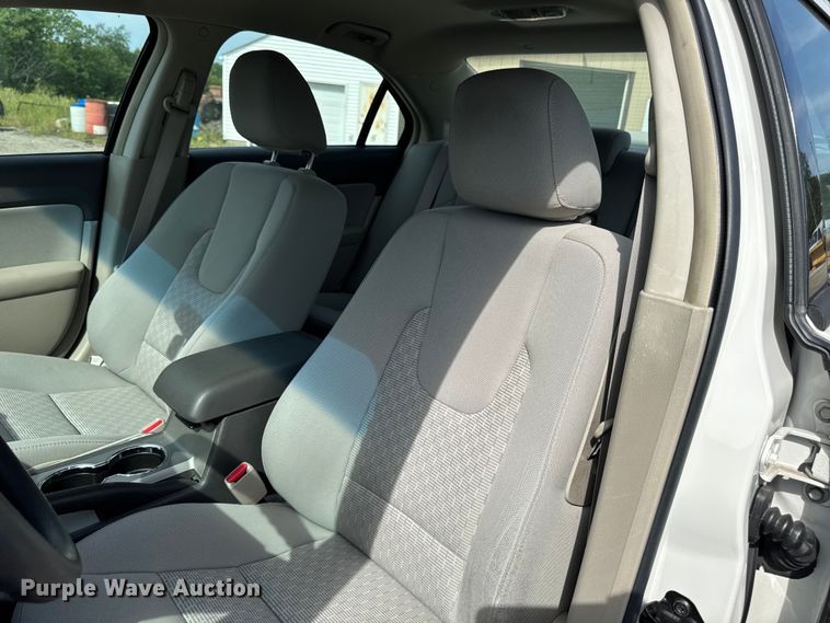 image for item EX4512 2010 Ford Fusion 