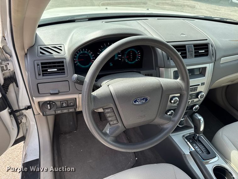 image for item EX4512 2010 Ford Fusion 