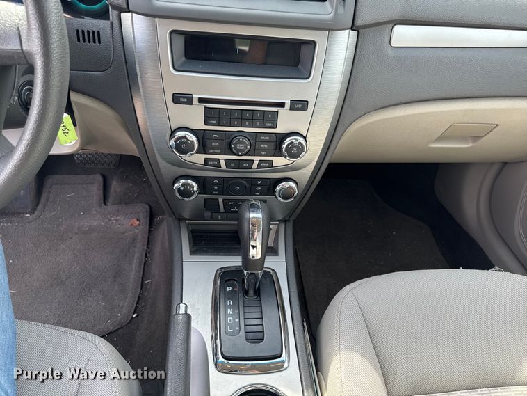image for item EX4512 2010 Ford Fusion 