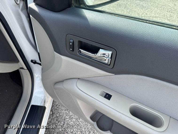 image for item EX4512 2010 Ford Fusion 