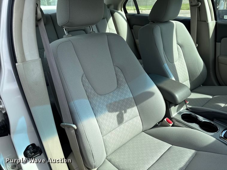 image for item EX4512 2010 Ford Fusion 