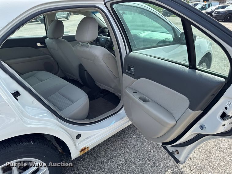 image for item EX4512 2010 Ford Fusion 
