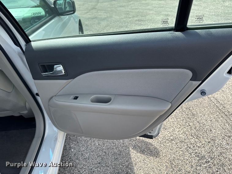 image for item EX4512 2010 Ford Fusion 