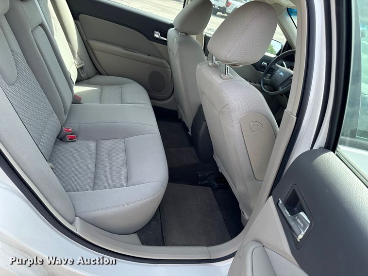 image for item EX4512 2010 Ford Fusion 