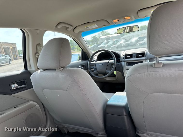 image for item EX4512 2010 Ford Fusion 
