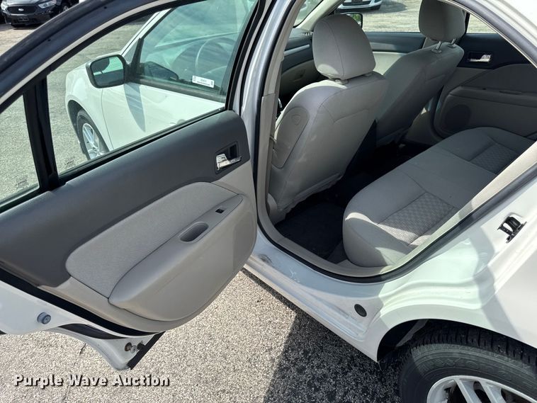 image for item EX4512 2010 Ford Fusion 