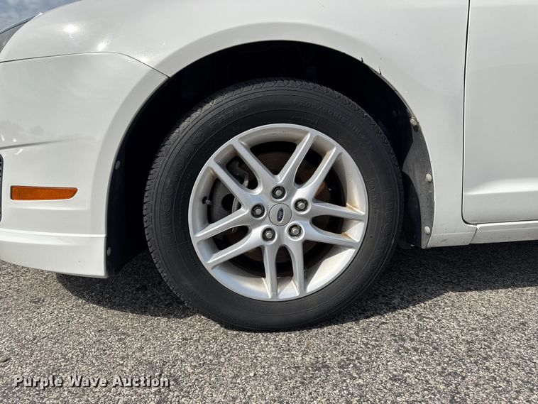 image for item EX4512 2010 Ford Fusion 