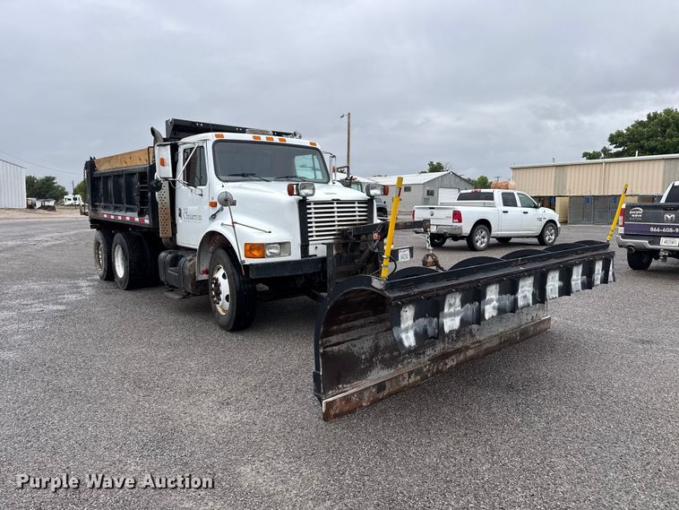image for item FB6515 1997 International 4900 dump truck