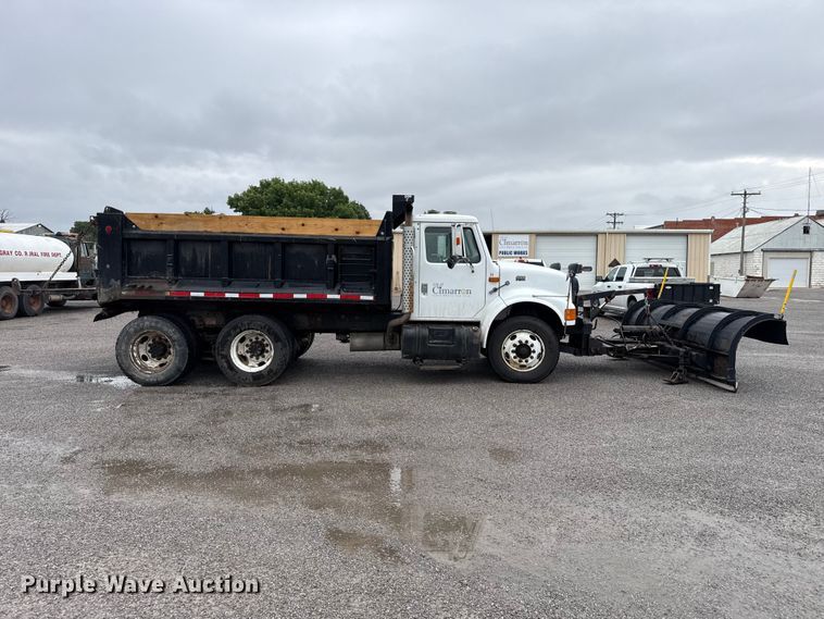 image for item FB6515 1997 International 4900 dump truck