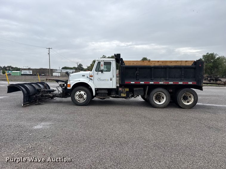 image for item FB6515 1997 International 4900 dump truck
