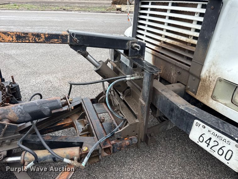 image for item FB6515 1997 International 4900 dump truck