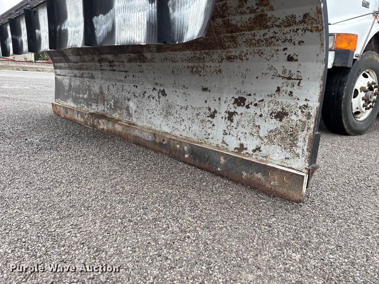 image for item FB6515 1997 International 4900 dump truck