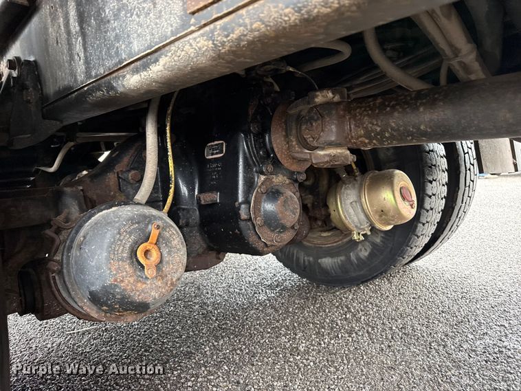 image for item FB6515 1997 International 4900 dump truck