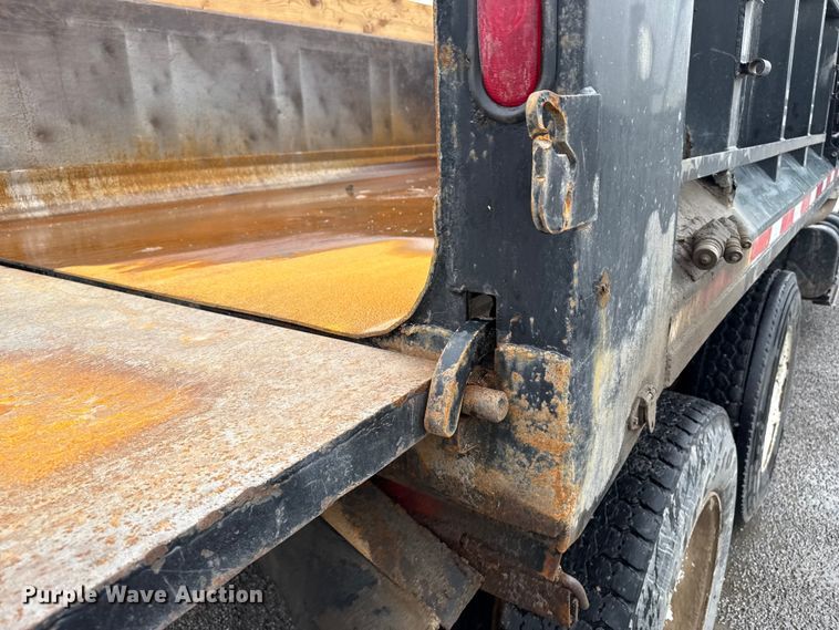 image for item FB6515 1997 International 4900 dump truck