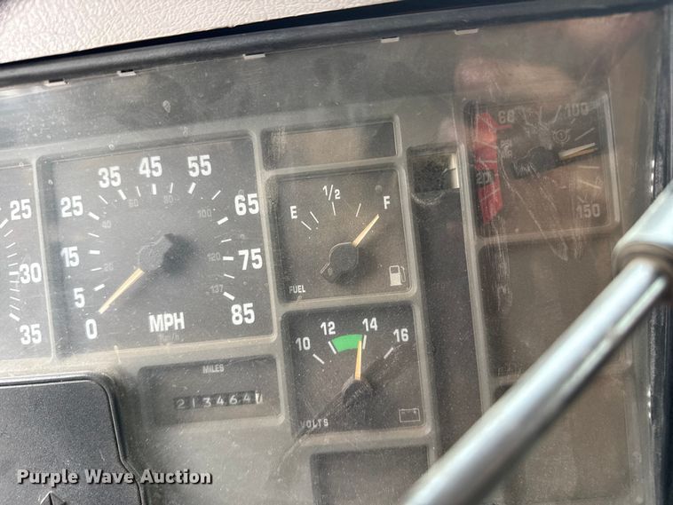 image for item FB6515 1997 International 4900 dump truck