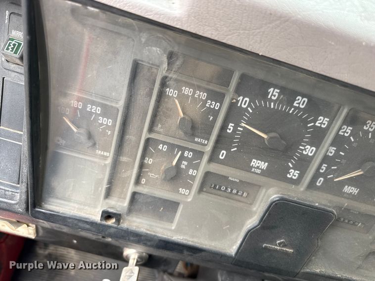 image for item FB6515 1997 International 4900 dump truck