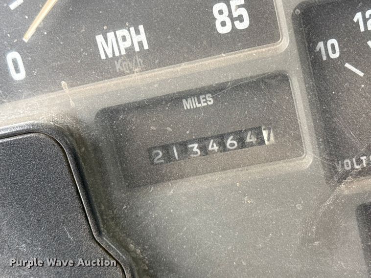 image for item FB6515 1997 International 4900 dump truck