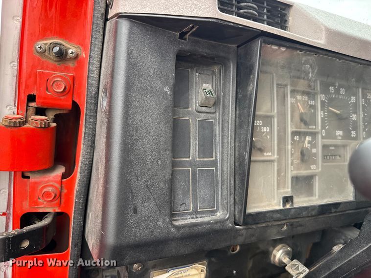 image for item FB6515 1997 International 4900 dump truck