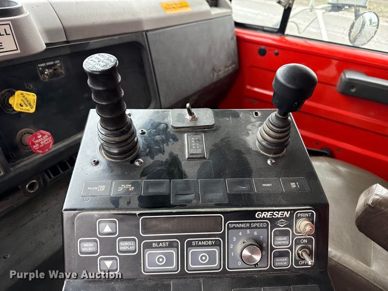 image for item FB6515 1997 International 4900 dump truck