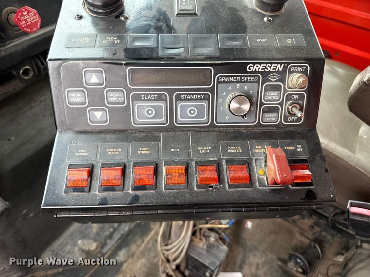 image for item FB6515 1997 International 4900 dump truck