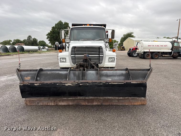 image for item FB6516 1989 Ford LNT8000 dump truck